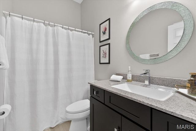 922 Ridgepointe Place Circle 102, Lake St Louis, MO 63367