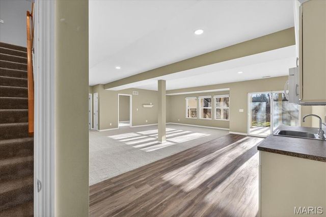 922 Ridgepointe Place Circle 102, Lake St Louis, MO 63367