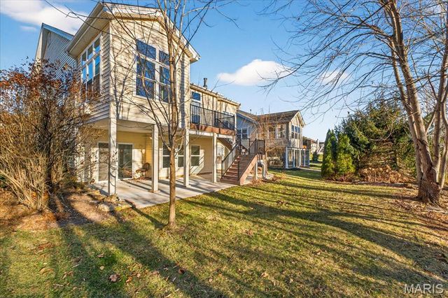 922 Ridgepointe Place Circle 102, Lake St Louis, MO 63367