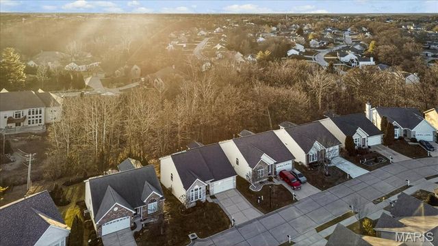 922 Ridgepointe Place Circle 102, Lake St Louis, MO 63367