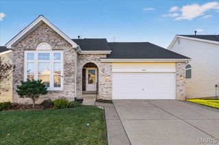 922 Ridgepointe Place Circle 102, Lake St Louis, MO 63367