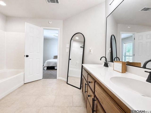 34994 Napoleon Dr, Denham Springs, LA 70706