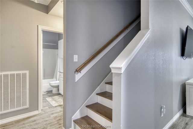 301 Southwest Parkway 303, College Station, TX 77840
