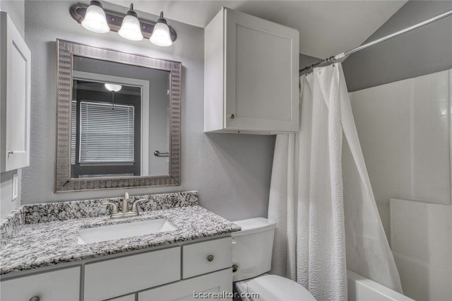 301 Southwest Parkway 303, College Station, TX 77840