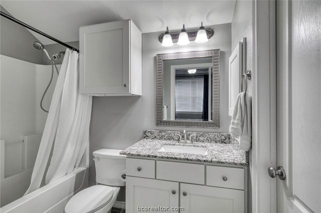 301 Southwest Parkway 303, College Station, TX 77840