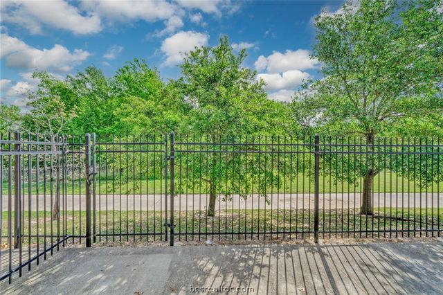 301 Southwest Parkway 303, College Station, TX 77840
