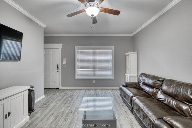 301 Southwest Parkway 303, College Station, TX 77840