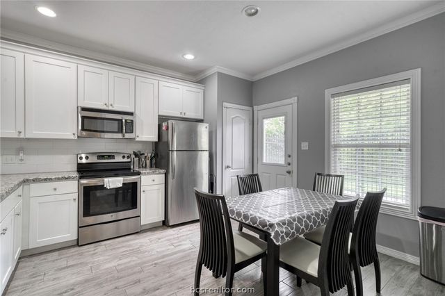 301 Southwest Parkway 303, College Station, TX 77840