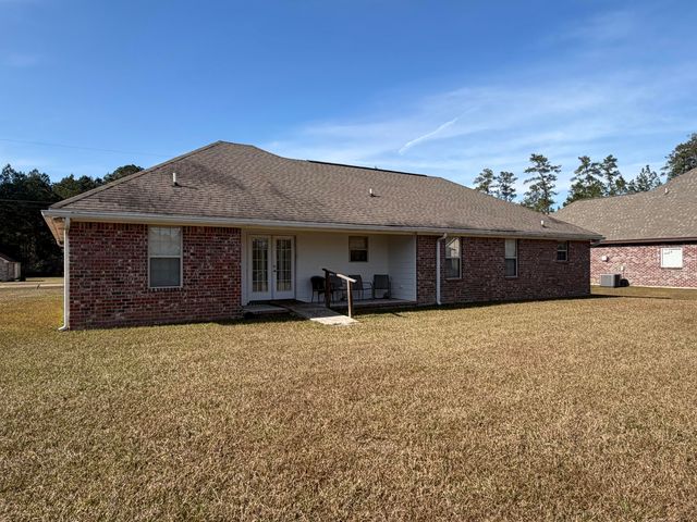 11 Silver Leaf Dr., Hattiesburg, MS 39401