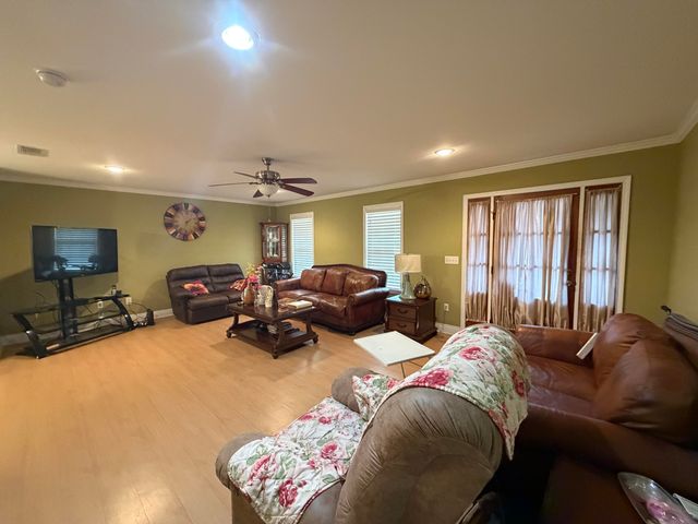 11 Silver Leaf Dr., Hattiesburg, MS 39401