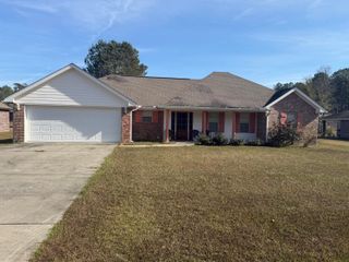 11 Silver Leaf Dr., Hattiesburg, MS 39401