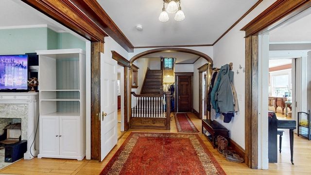 104 Englewood Ave, Boston, MA 02135