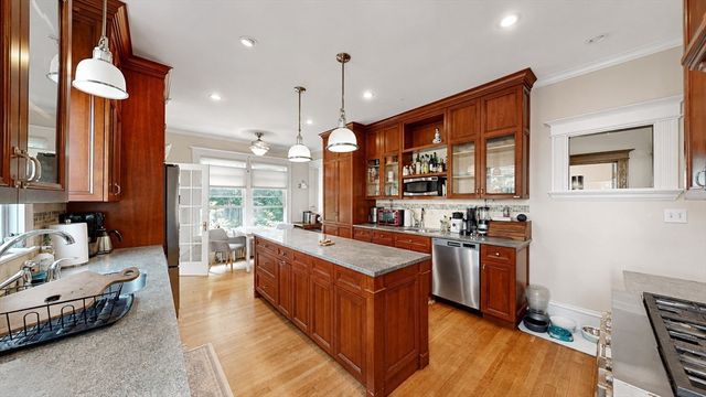 104 Englewood Ave, Boston, MA 02135