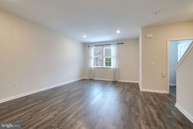 107 MELANIE WAY, Manahawkin, NJ 08050