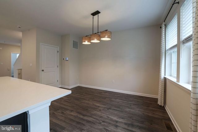 107 MELANIE WAY, Manahawkin, NJ 08050