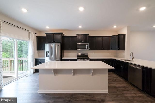 107 MELANIE WAY, Manahawkin, NJ 08050
