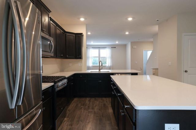 107 MELANIE WAY, Manahawkin, NJ 08050
