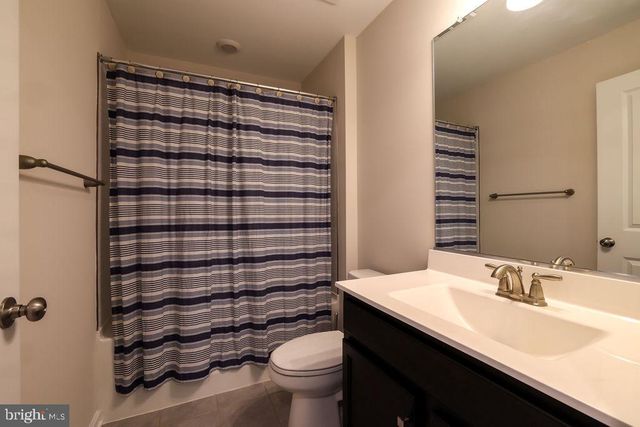107 MELANIE WAY, Manahawkin, NJ 08050