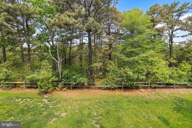 107 MELANIE WAY, Manahawkin, NJ 08050