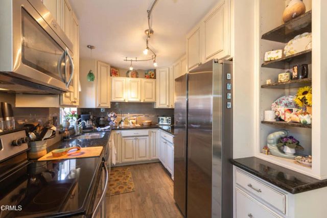 122 W Alta Green, Port Hueneme, CA 93041