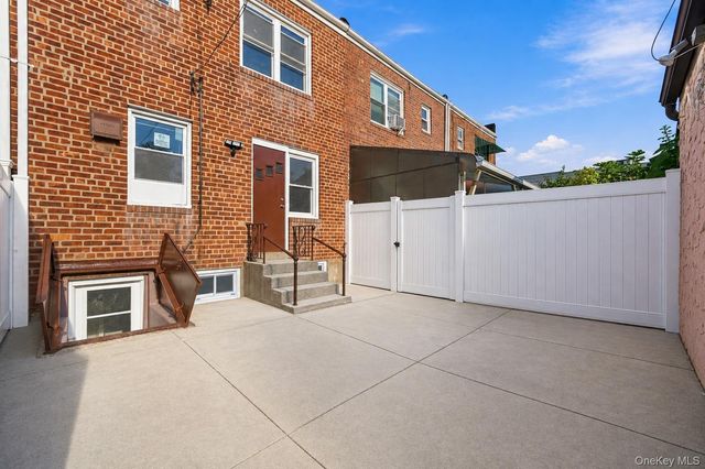 65-40 79th Street, Middle Village, NY 11379