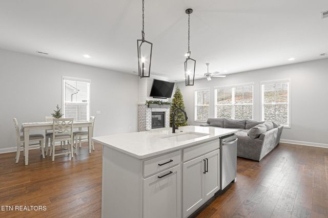 3236 Great Plains Lane, Knoxville, TN 37931