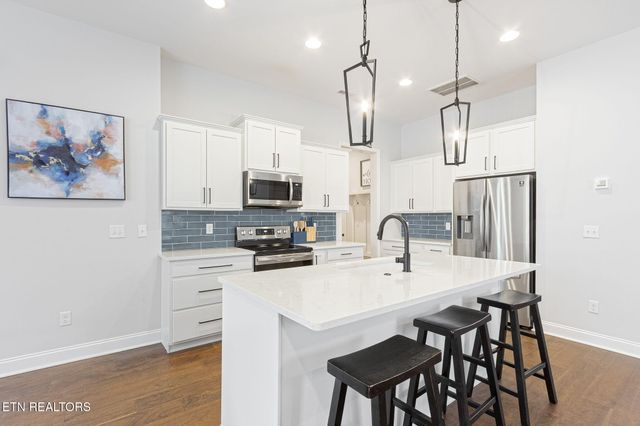 3236 Great Plains Lane, Knoxville, TN 37931