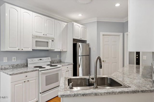 802 Blackberry Lane, Durham, NC 27712