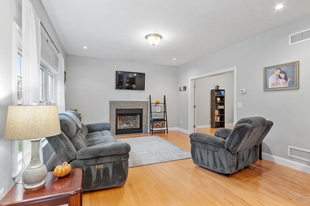448 Malden St., Holden, MA 01520