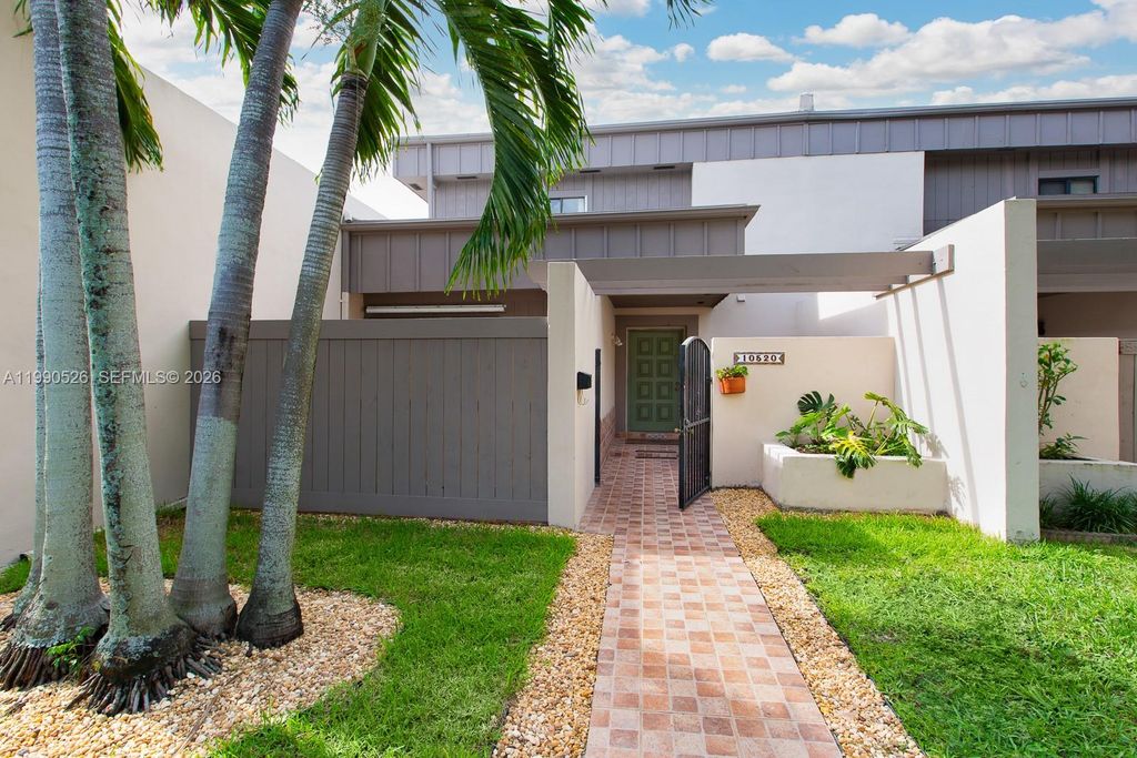 10520 SW 75th Lane, Miami, FL 33173