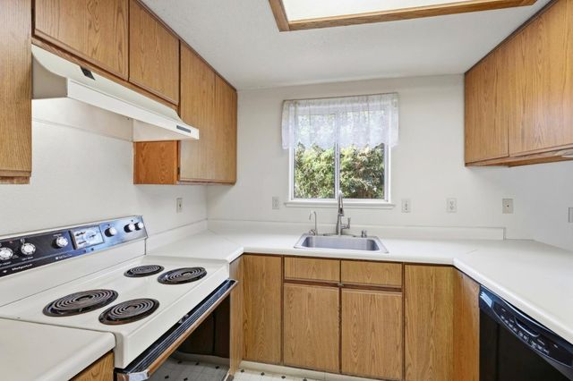 1621 Schooner Court, Santa Cruz, CA 95062