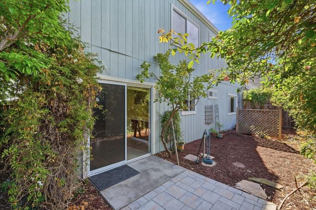 1621 Schooner Court, Santa Cruz, CA 95062