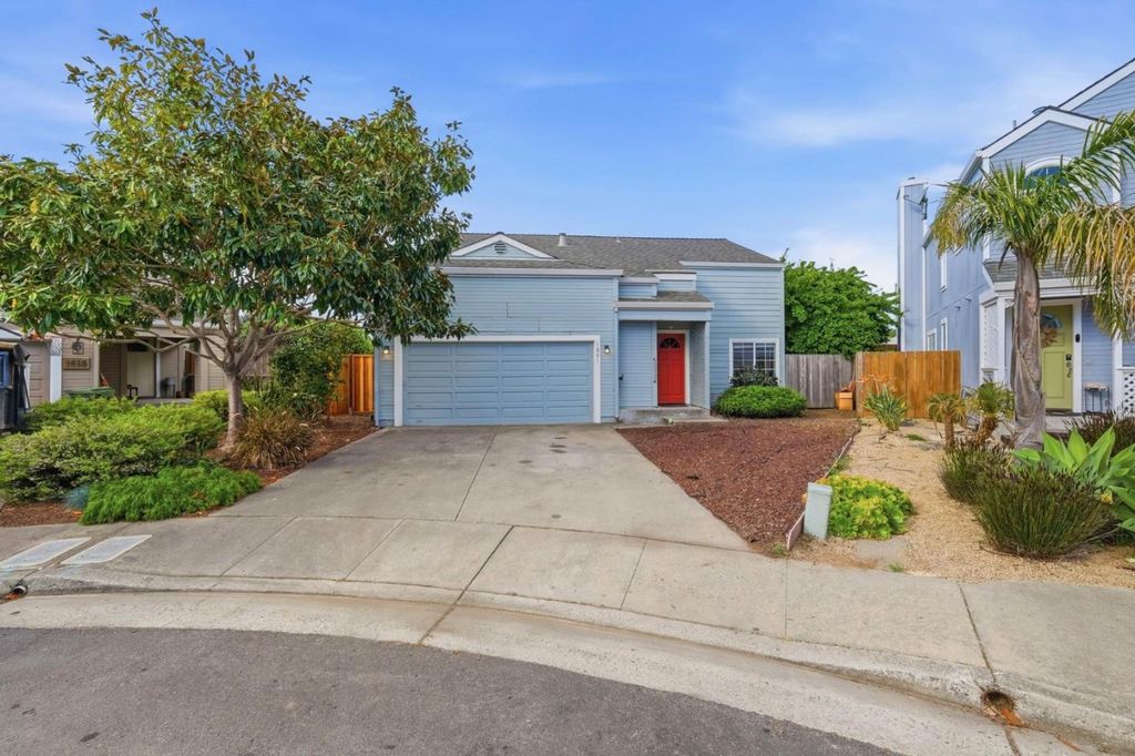 1621 Schooner Court, Santa Cruz, CA 95062