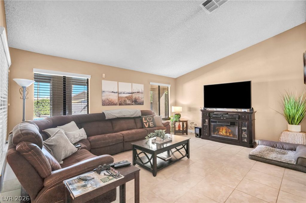 3708 Glen Ridge Way, Las Vegas, NV 89108 — photo 5