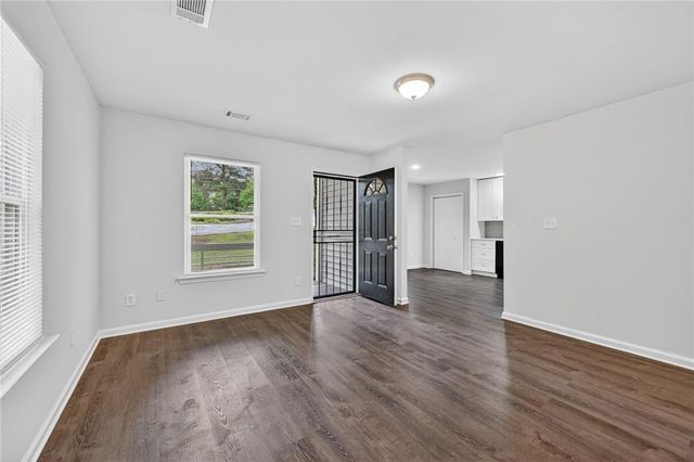 3239 Mchenry Avenue, Decatur, GA 30079