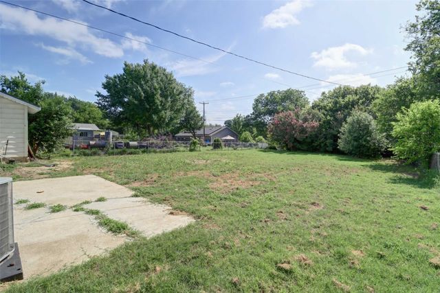 4709 Marks Place, Fort Worth, TX 76116