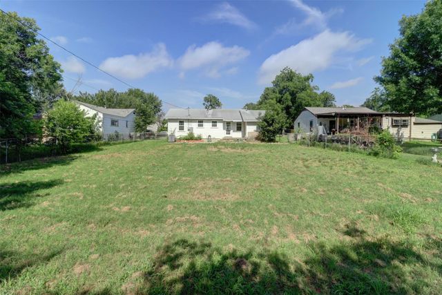 4709 Marks Place, Fort Worth, TX 76116