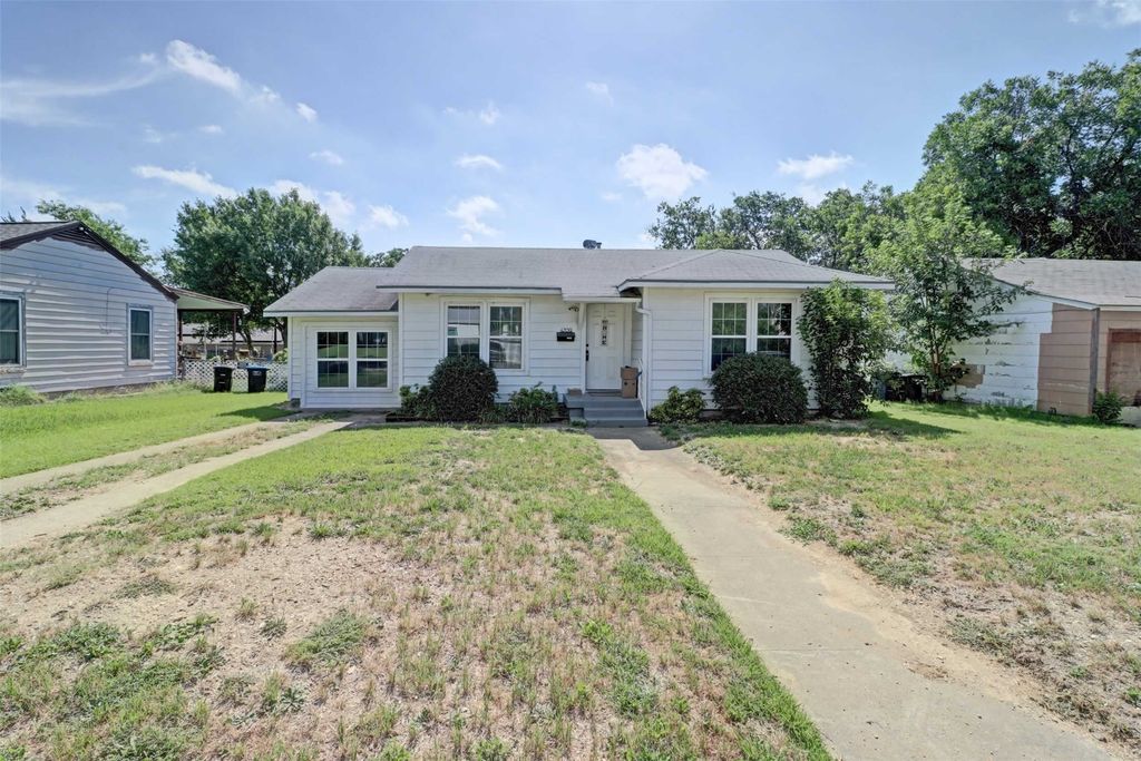 4709 Marks Place, Fort Worth, TX 76116