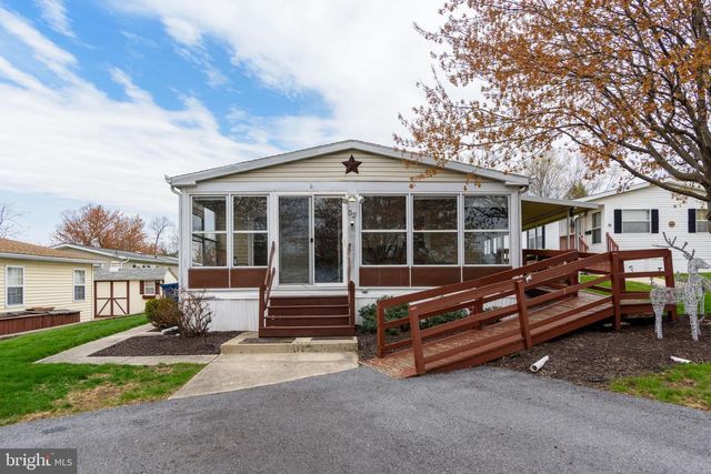 52 MEADOW RUN PL, Harrisburg, PA 17112