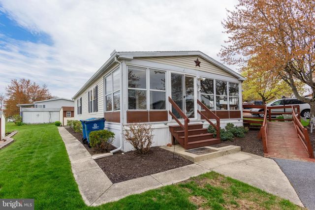 52 MEADOW RUN PL, Harrisburg, PA 17112
