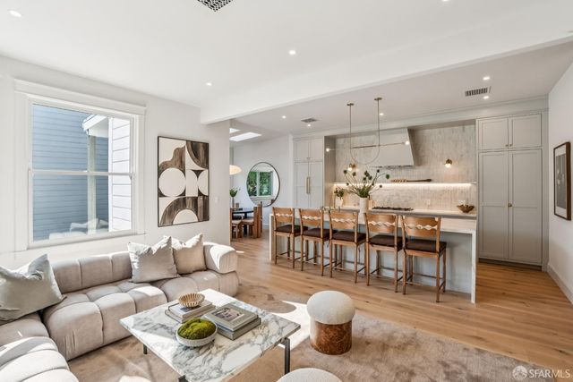 160 Noe Street, San Francisco, CA 94114