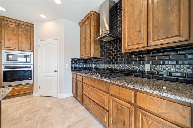 103 Foxtail Palm Dr, Portland, TX 78374