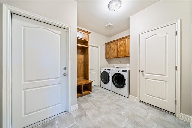 103 Foxtail Palm Dr, Portland, TX 78374