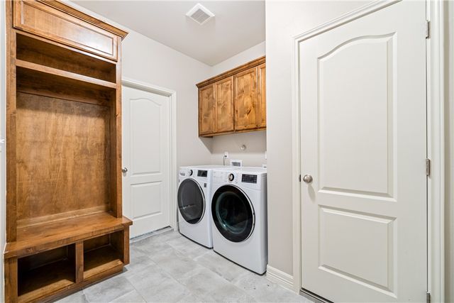 103 Foxtail Palm Dr, Portland, TX 78374