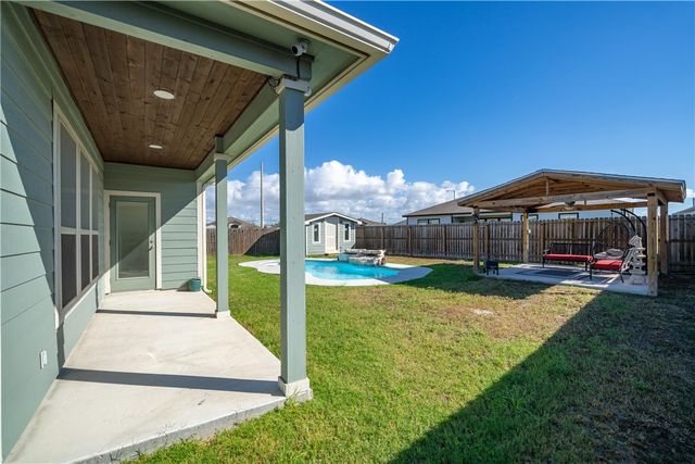 103 Foxtail Palm Dr, Portland, TX 78374