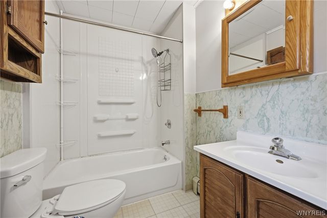 33 Julian Avenue 33, Lackawanna, NY 14218