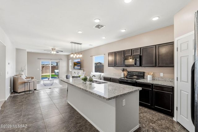 12228 W Fianchetto Drive, Marana, AZ 85653