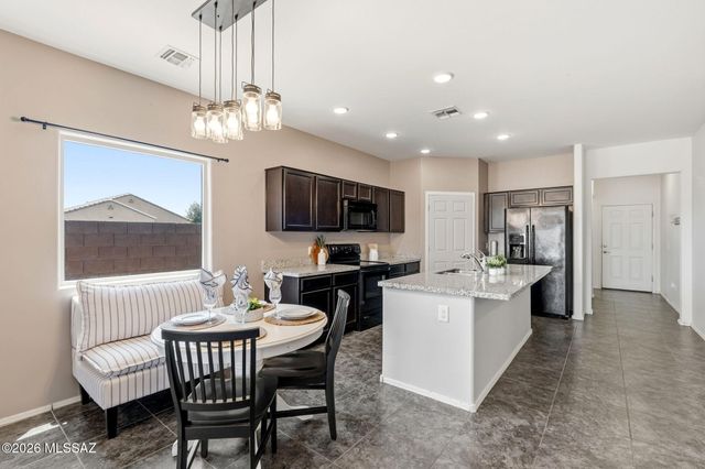 12228 W Fianchetto Drive, Marana, AZ 85653