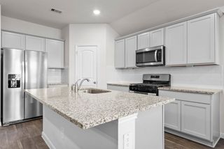 320 Darwin PL, Lockhart, TX 78644