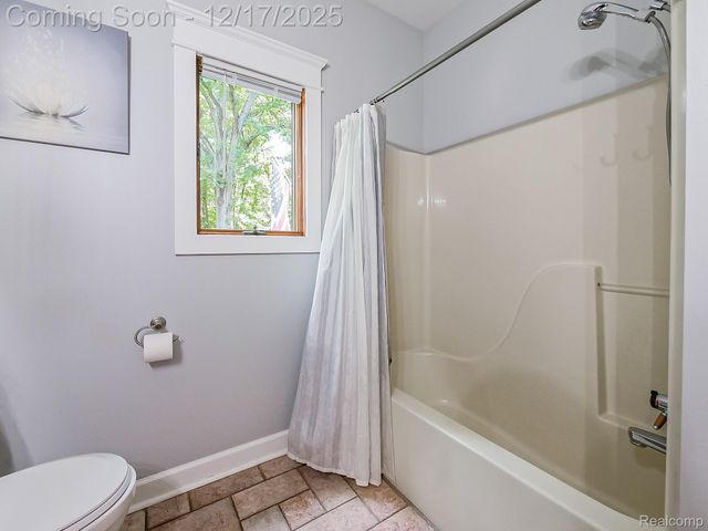 8880 Hidden Lake Drive, Howell, MI 48855